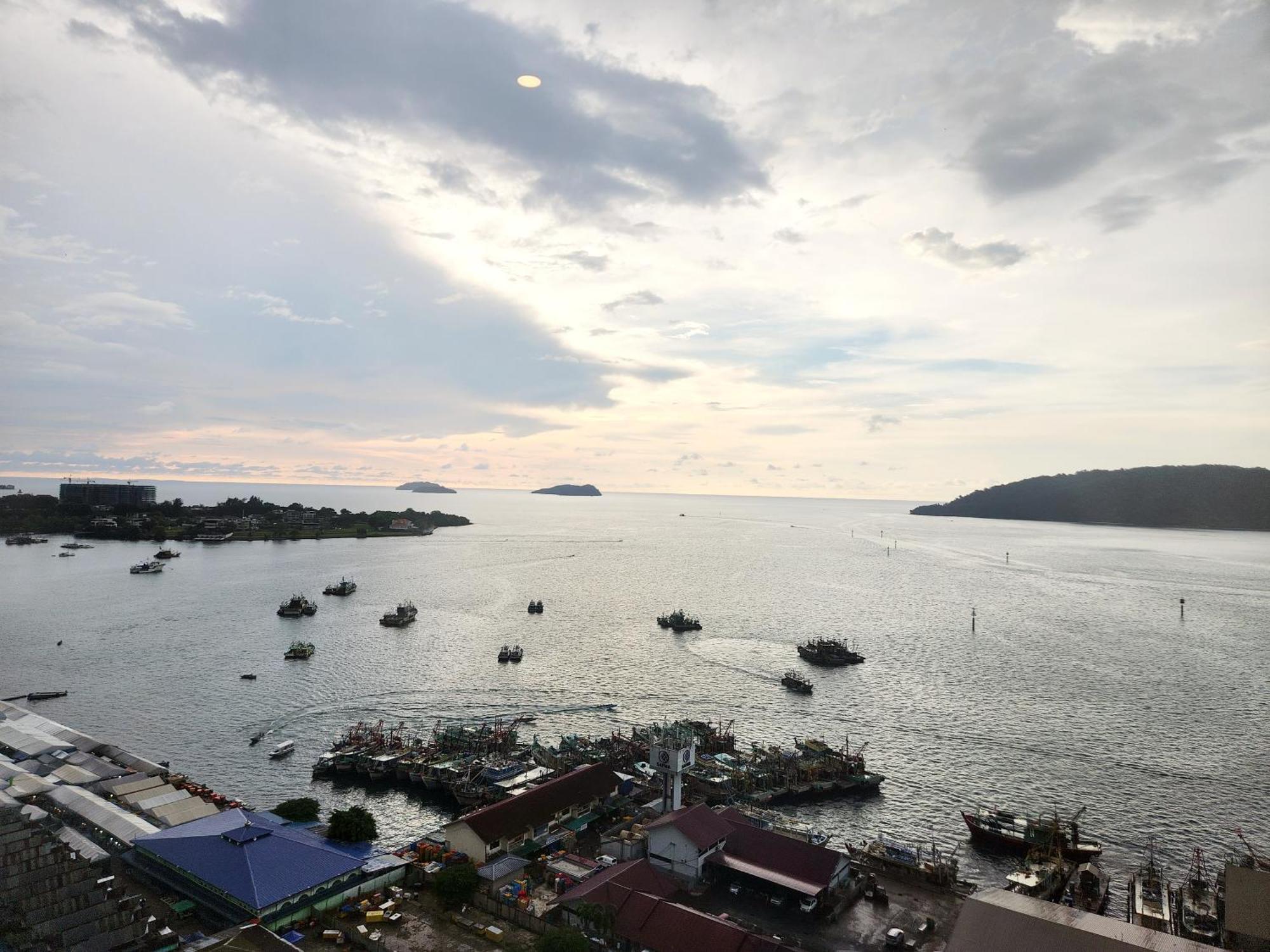 The Shore Kota Kinabalu City Centre By Lw Suites Habitación foto
